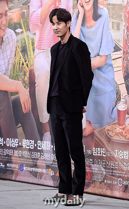 请写一篇武越与田柾国的恋爱日常