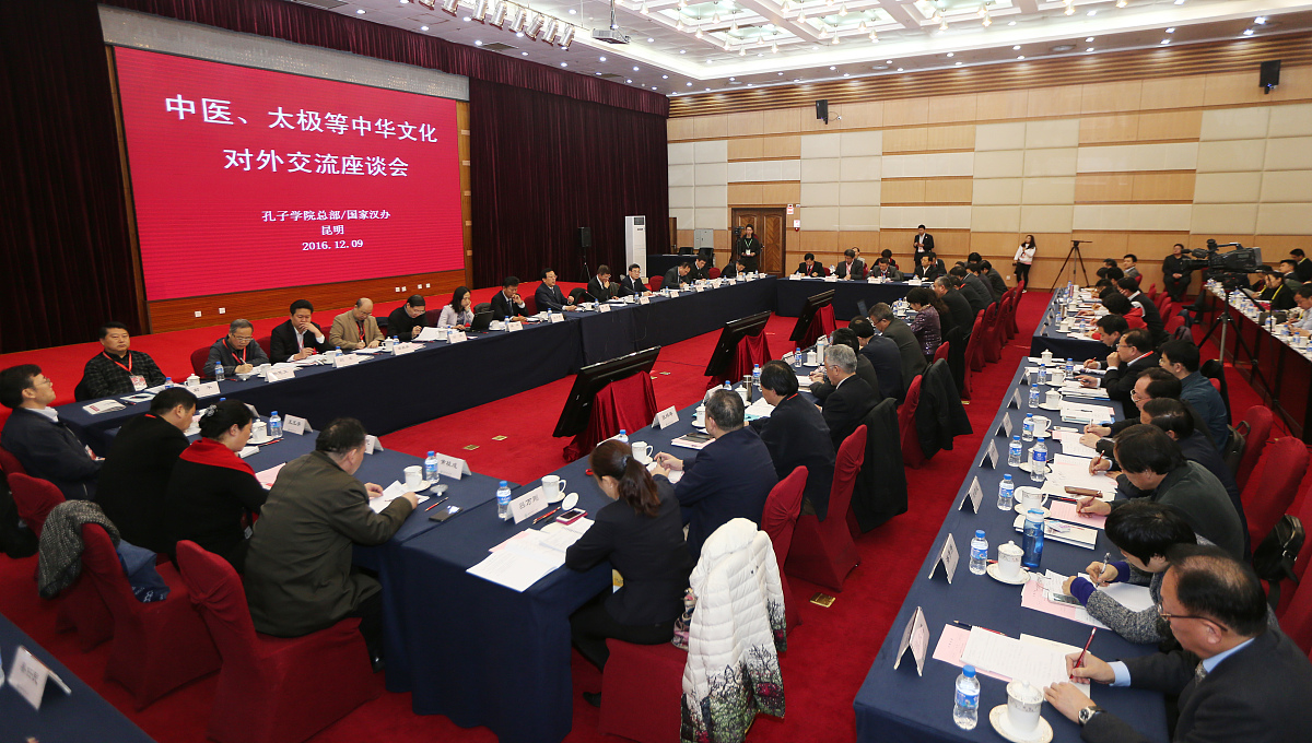 比赛的报告书在周五可以拿到 所以请告诉我可能的时间翻译成日语敬语