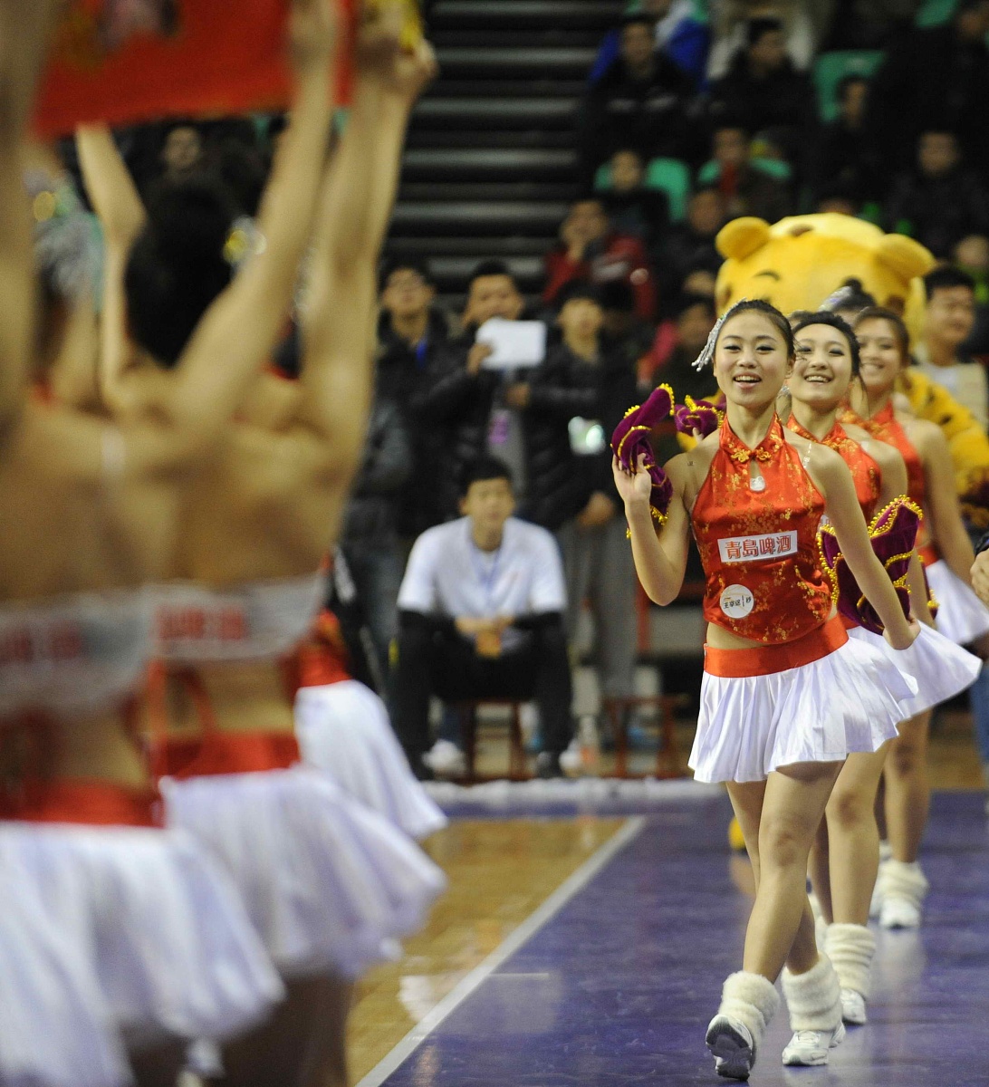 2013年1月1日,本溪,12/13cba第17轮,辽宁衡业vs上海玛吉斯.啦啦队大秀
