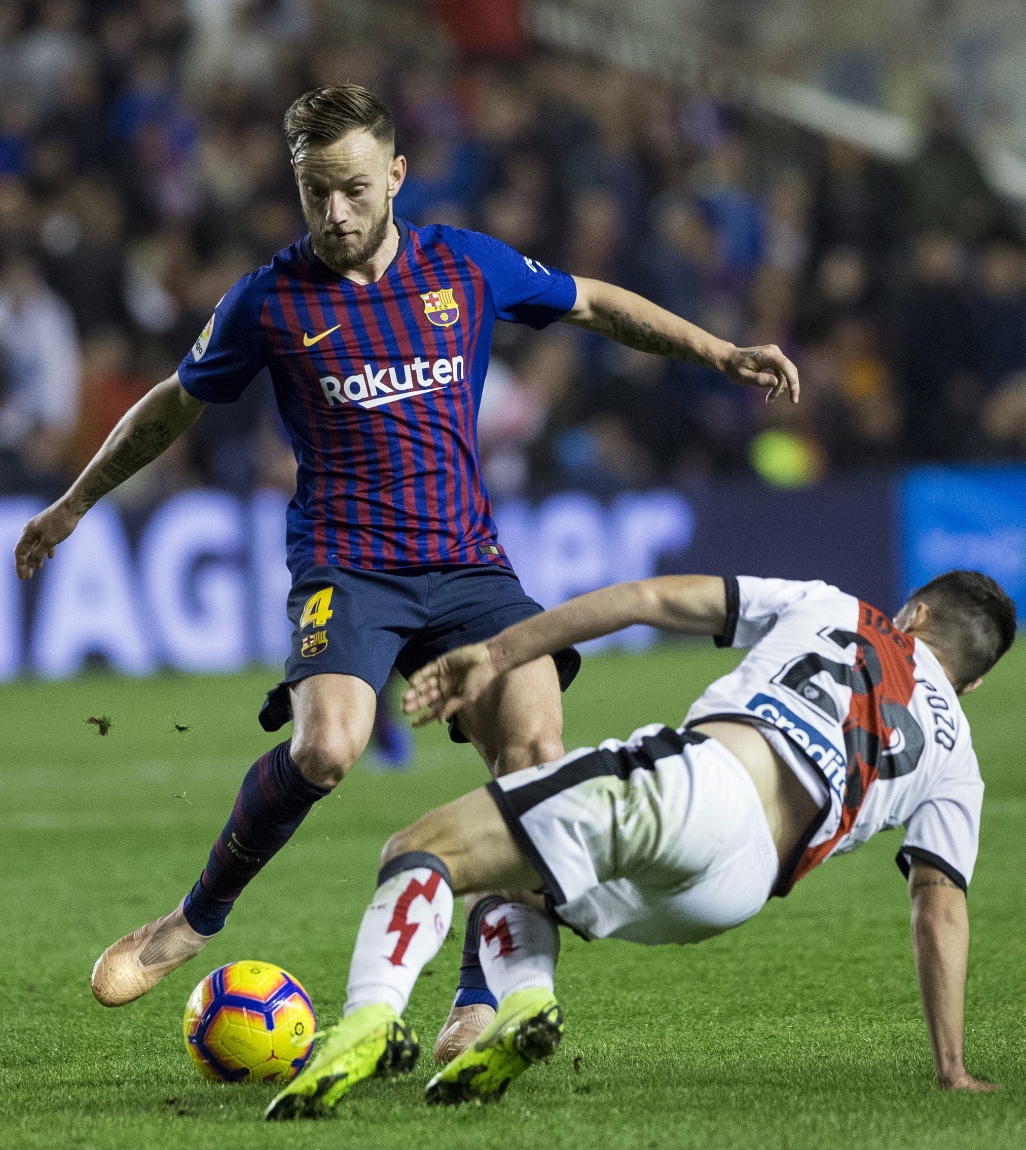 足球--西甲联赛:巴萨胜巴列卡诺