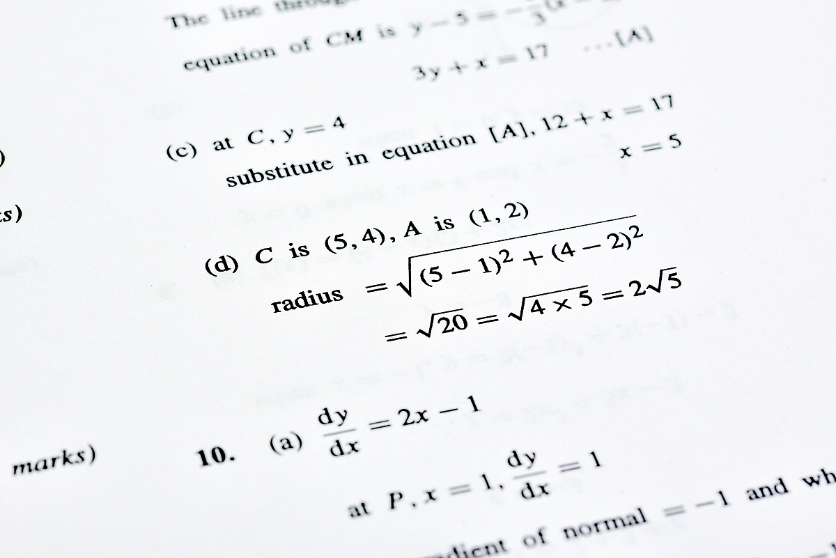 求解f(x)=cosx的极限：方法与分析