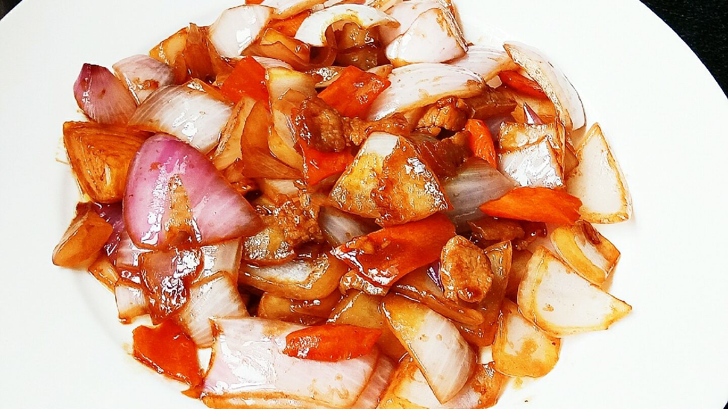 肉片炒洋葱做法全告诉你! 原来掌握这点肉才入味 汤汁味美太下饭!