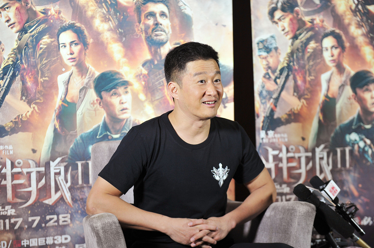 我想剪辑一部电影吴京演的战狼请帮我出一份完整的解说方案