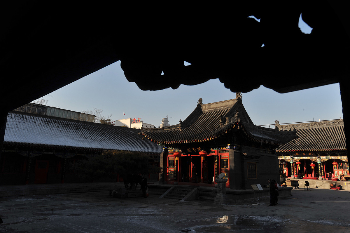 宗教领域的大神跟大师有哪些相同点跟不同点要求2000字