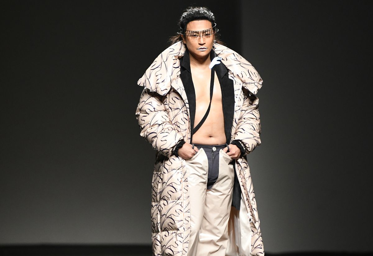 2019年4月2日,上海,2019上海秋冬时装周,明星亮相 f/ffffff 品牌秀场.