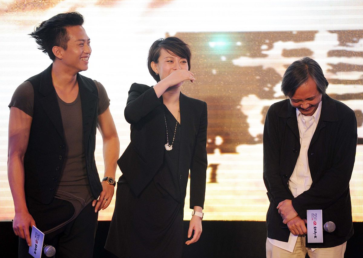 2011年6月12日,上海,第14届上海电影节.2011"e触即发"作品推介会.邓超