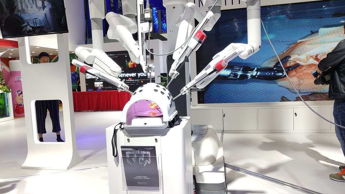 请对手功能康复机器人做营销定位