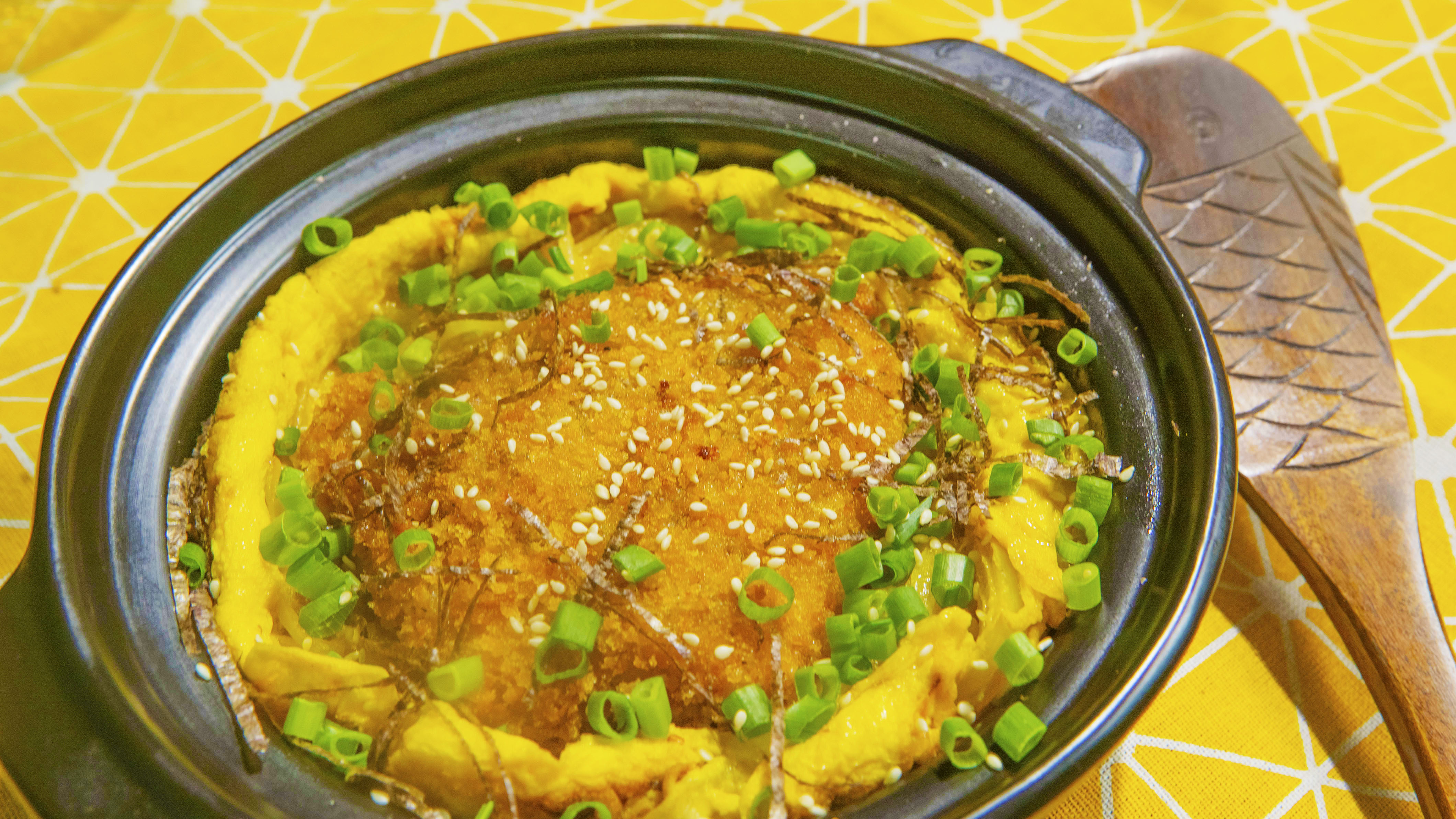 猪肉锤一锤再炸着吃,比炒的好吃百倍,倒入鸡蛋还能做成日本美食