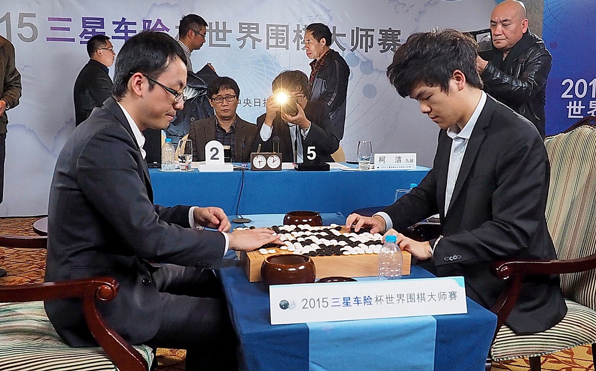 围棋巅峰对决：棋坛巨擘争夺王座