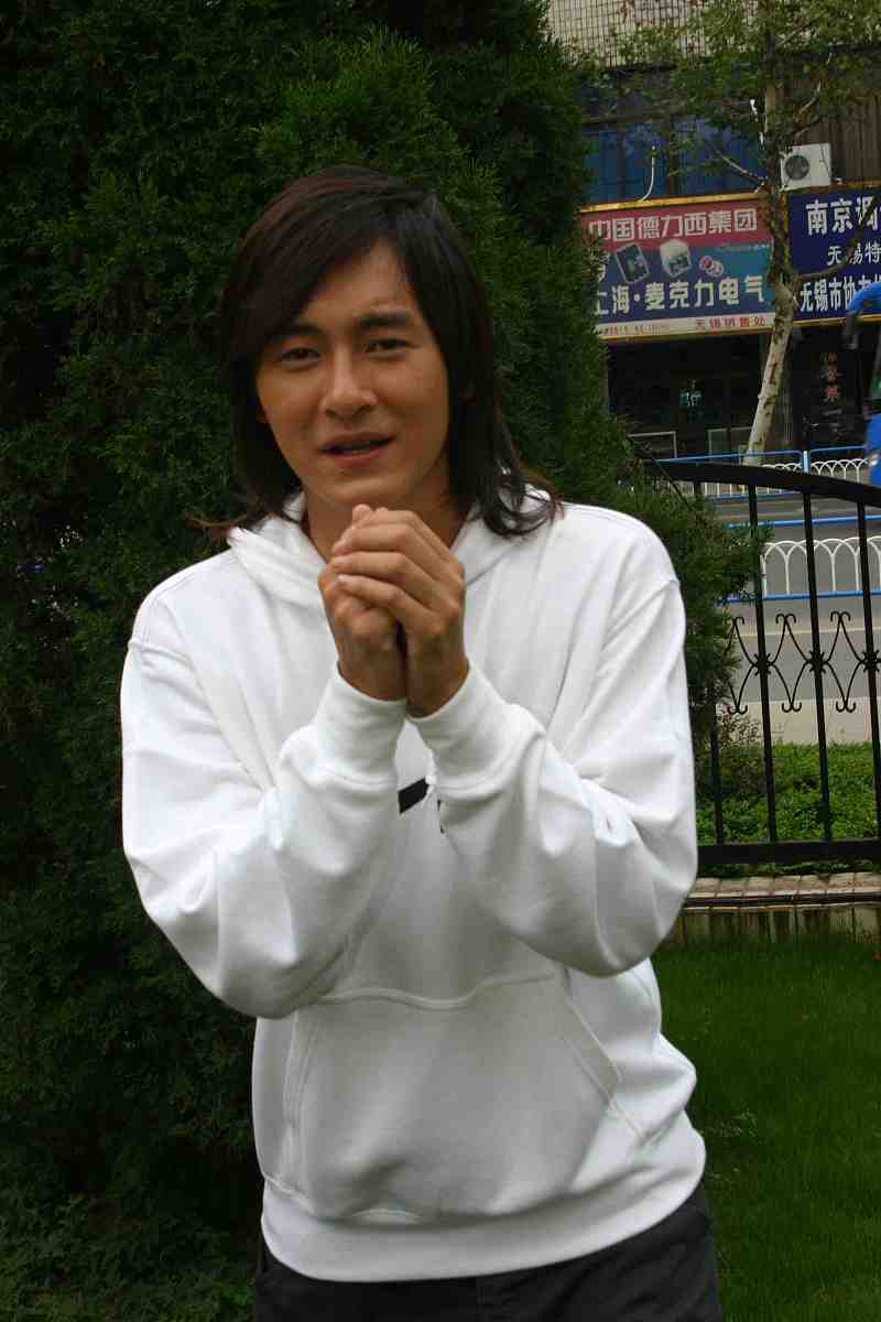 2005年8月4日,无锡,《第一桶金》剧组举行媒体见面会.郑元畅+++_+++第