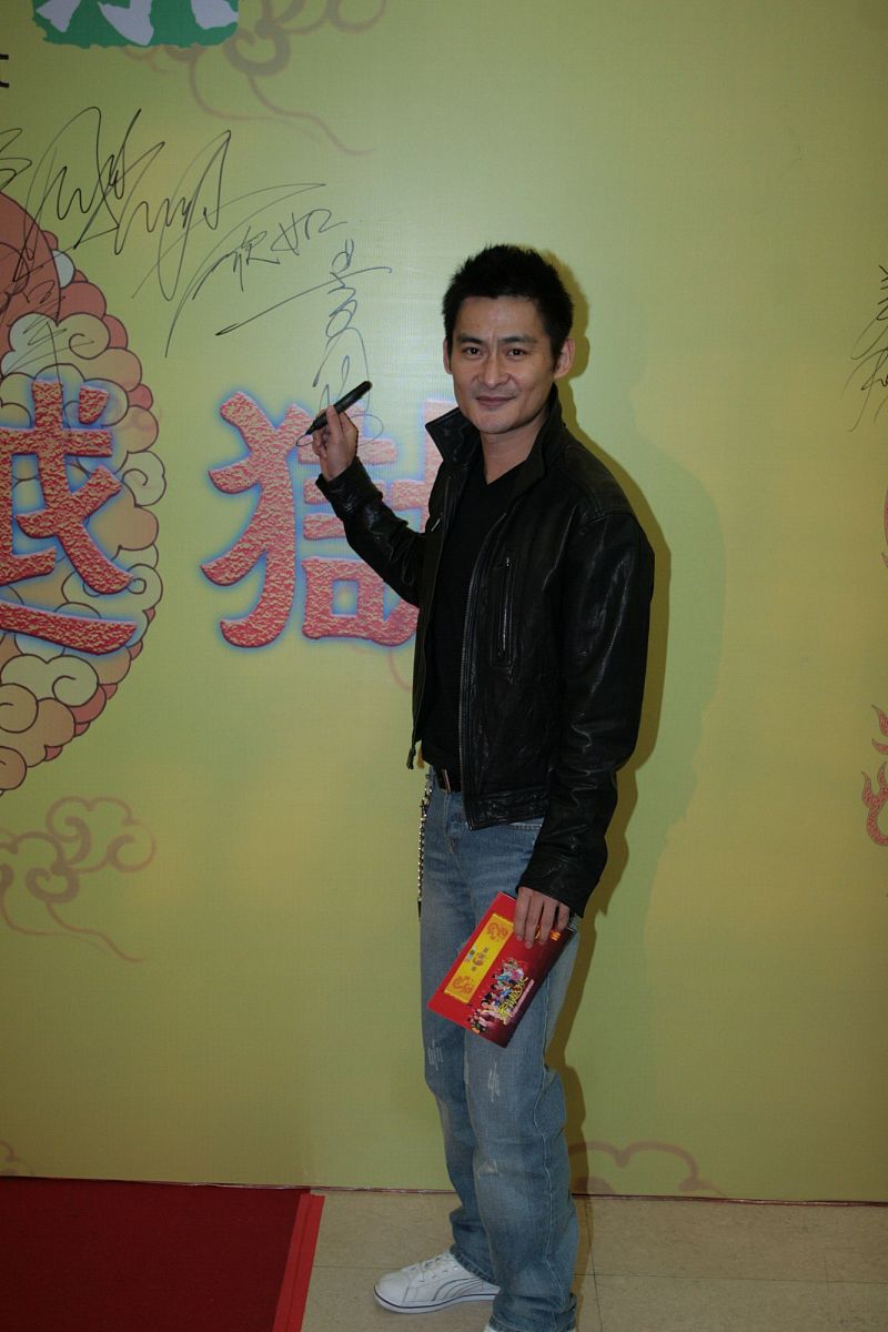 2007年 11月 27日 , 北京 , 古装 搞笑 音乐剧 《 奉旨 越狱 》 在 天