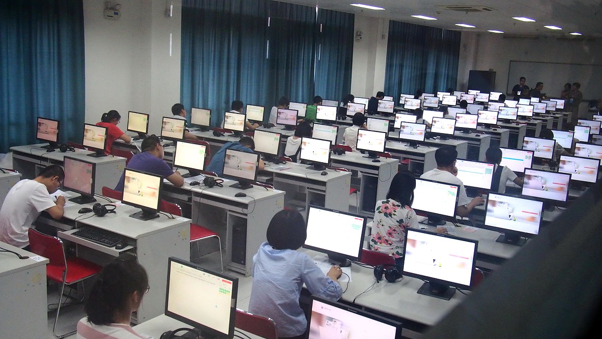 郑州商业技师学院招生简章：专业、政策、实践、综合素质培养