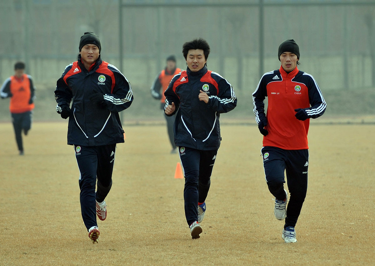 写三个知识竞赛的队伍分组方案