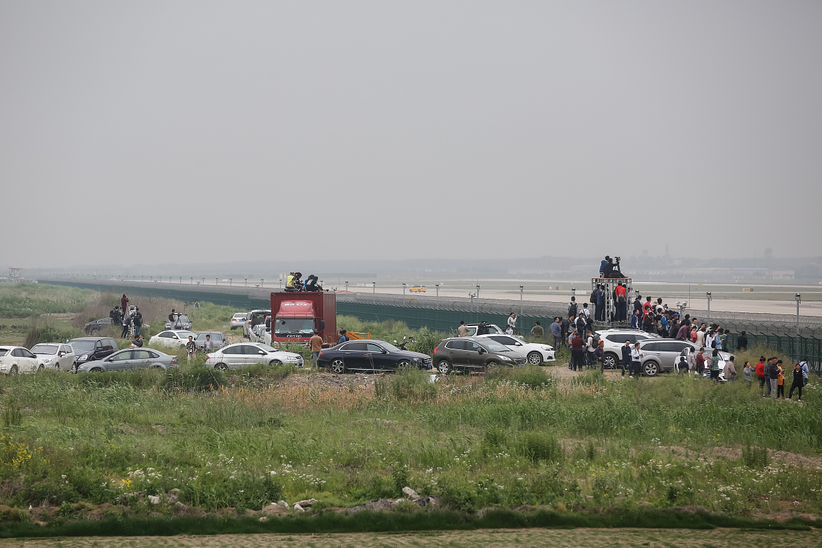 成都航空专业学校分享民航局：支持我国航空公司使用国产飞机