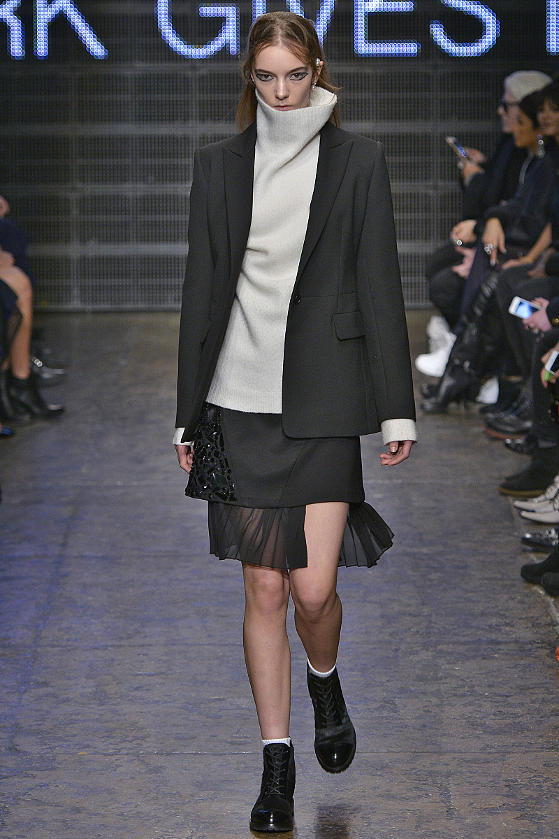 时尚这种词是不是资本编出来促进消费的？