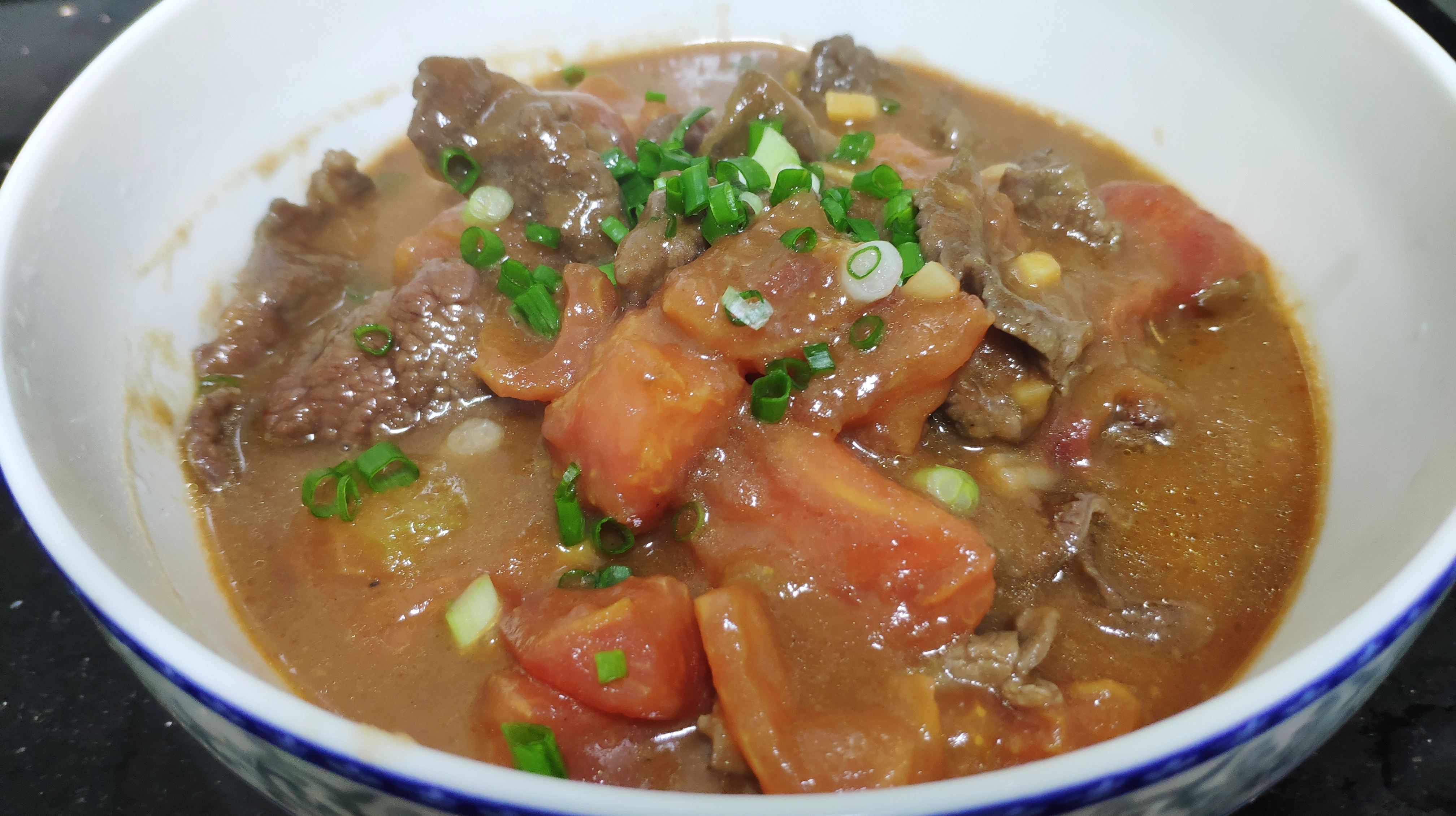 番茄炒牛肉,牛肉滑嫩鲜香,垂涎欲滴好吃到根本停不下来……