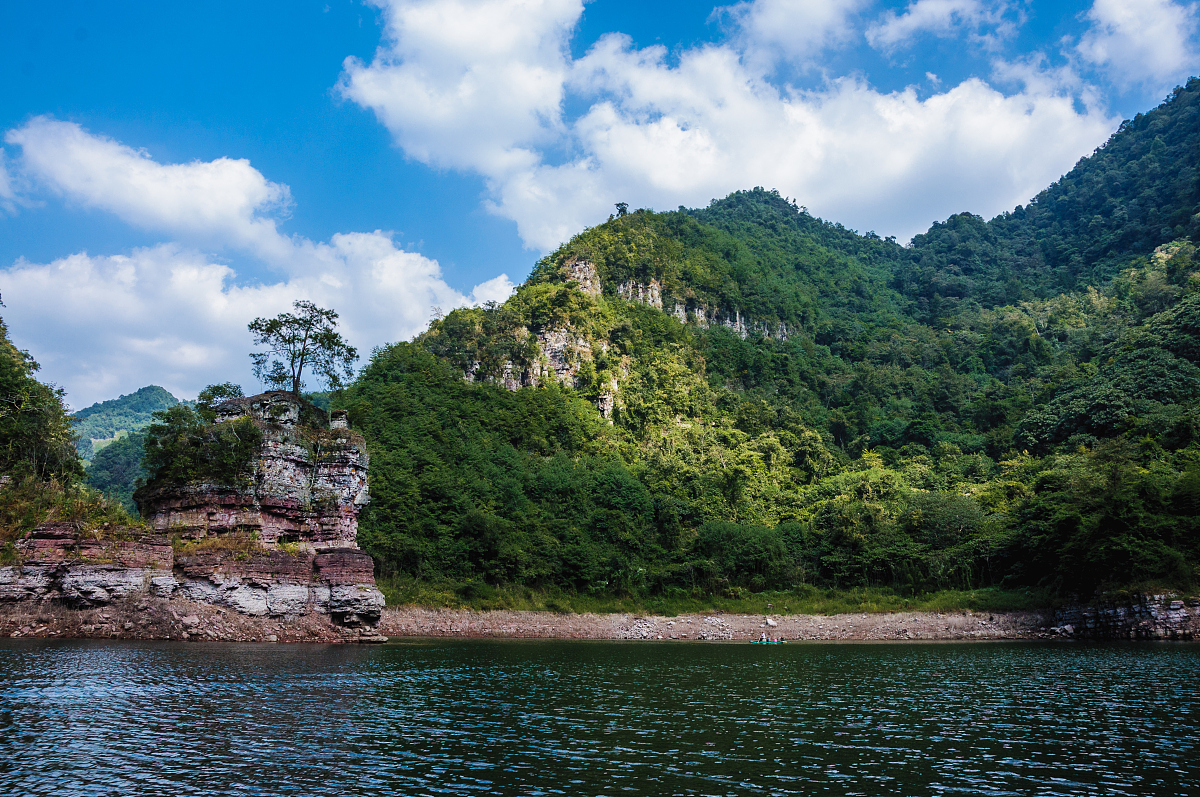 林雅之旅 - 探索自然风光和文化遗产