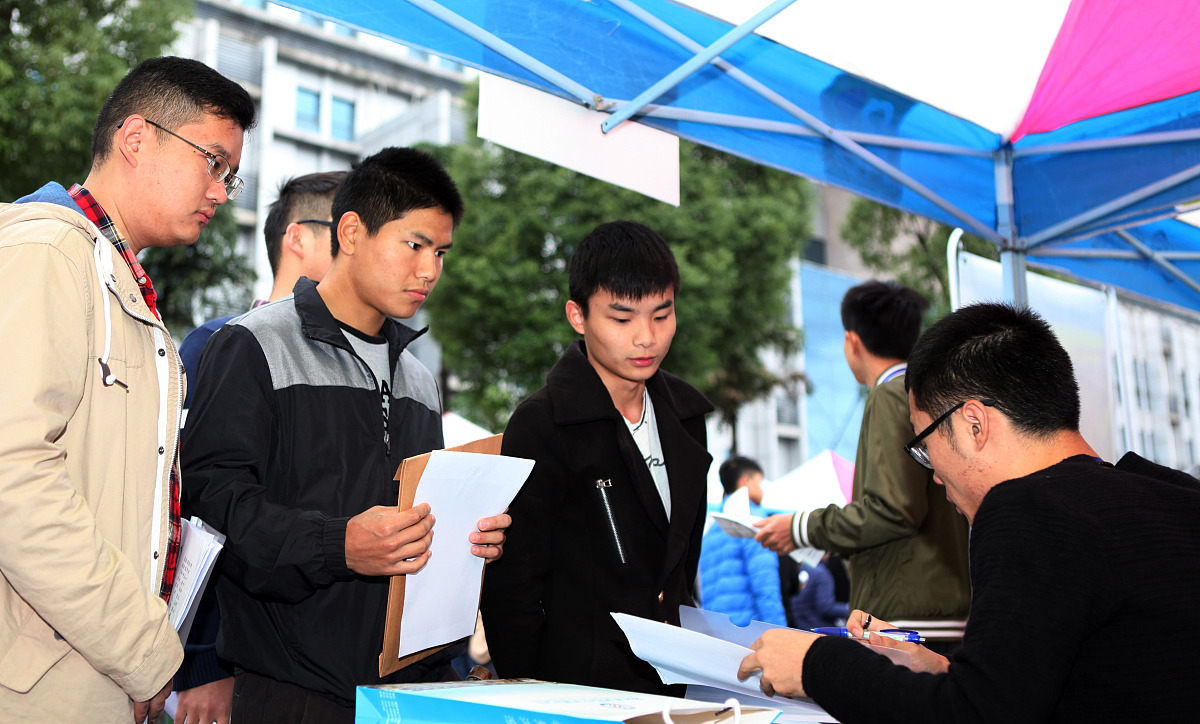 重庆5年制大专卫校推荐：选择指南