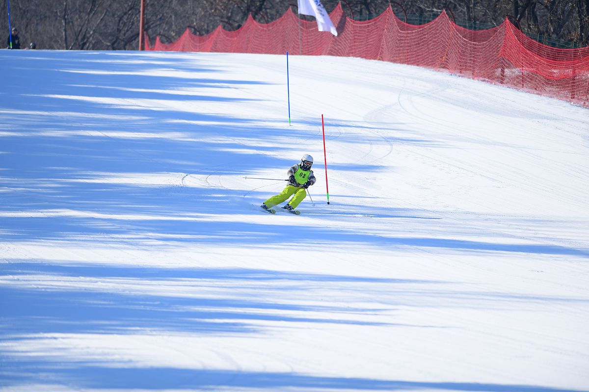 单板滑雪技巧：从入门到精通，掌握雪上飞行的秘诀