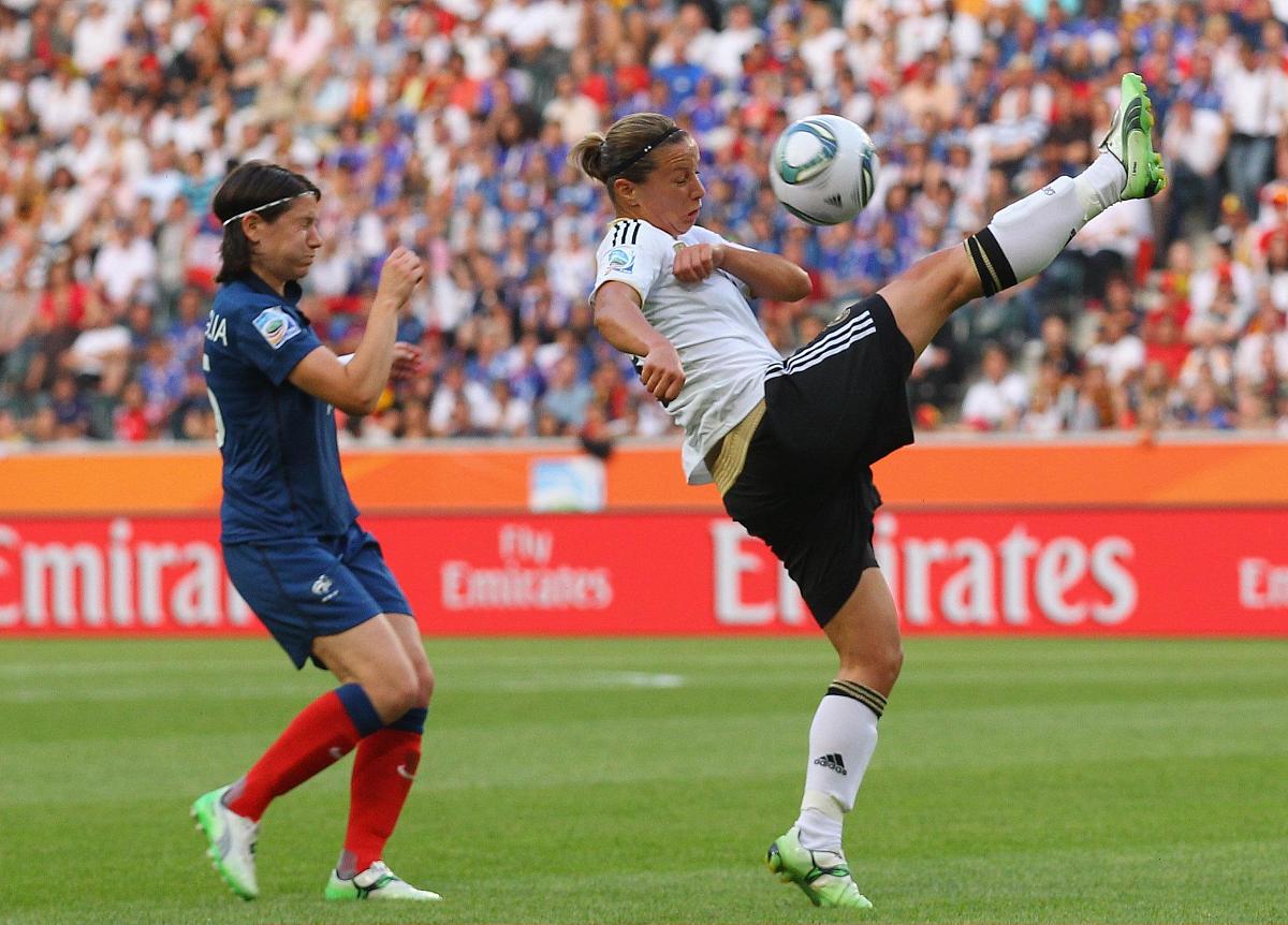 2011年7月5日,门兴格拉德巴赫,2011女足世界杯a组,德国4-2法国.***_**