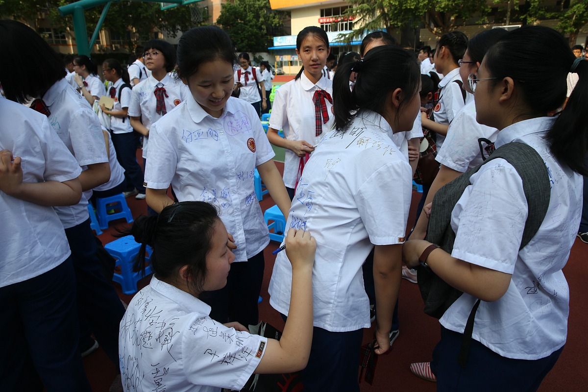 作为家长代表在初中毕业典礼上发言写一篇不少于2000字的发言稿