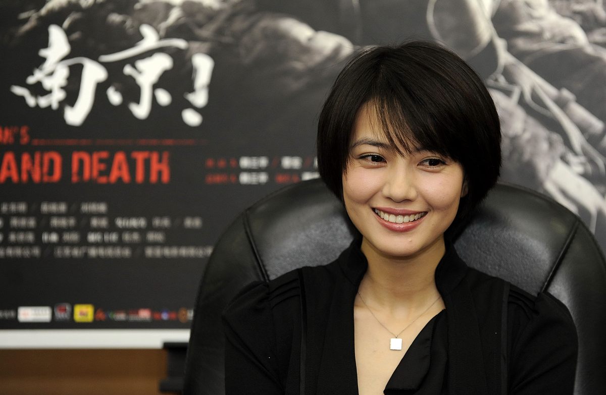 刘刊志暗恋高圆圆要求：写一封热情洋溢的情书。不少于1000字