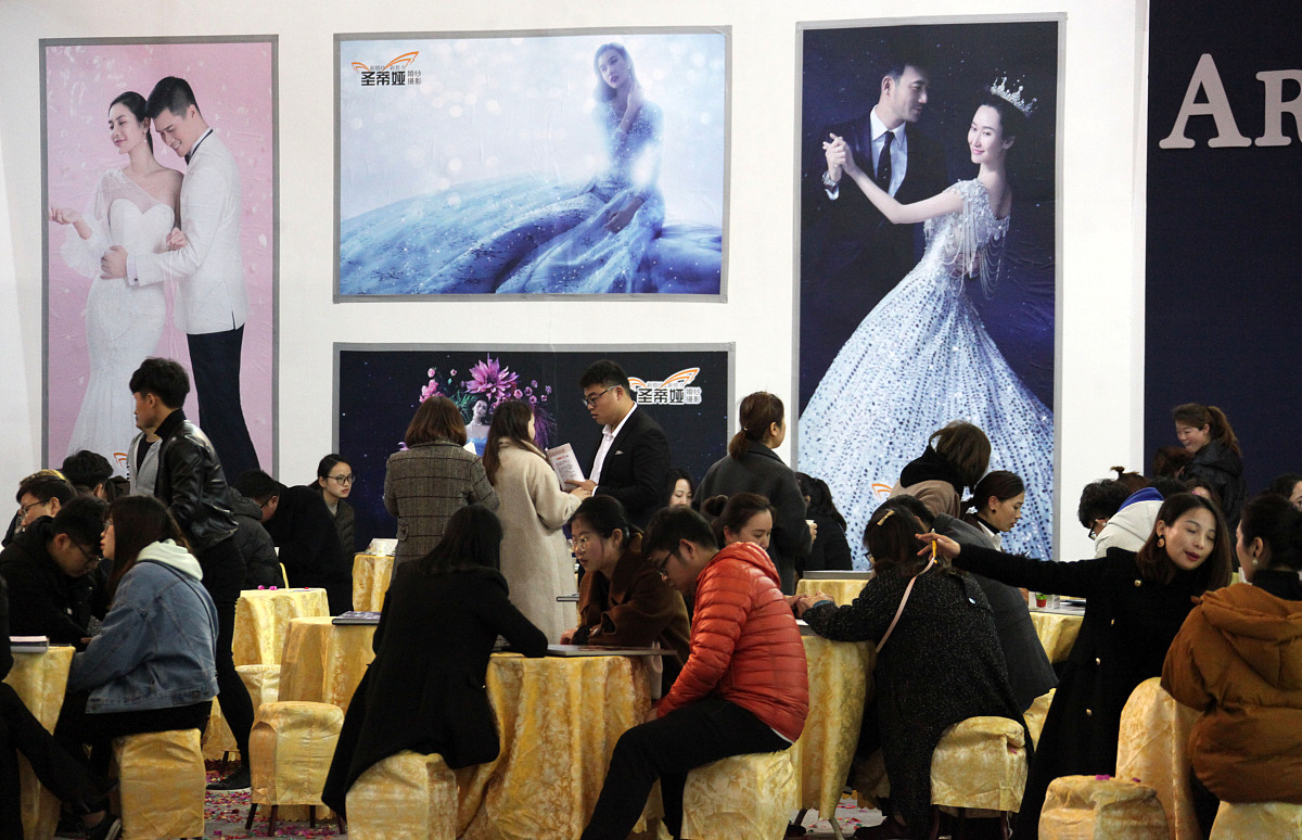 ***_***2018年3月10日,为期两天的第十九届西祠婚博会在南京博览中心