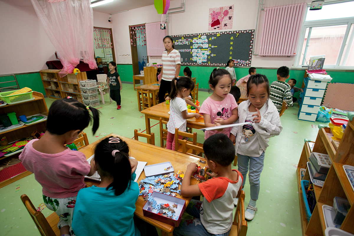 深度学习蒙台梭利的幼儿教育思想后编写主题为不要跟陌生人走的幼儿园教案