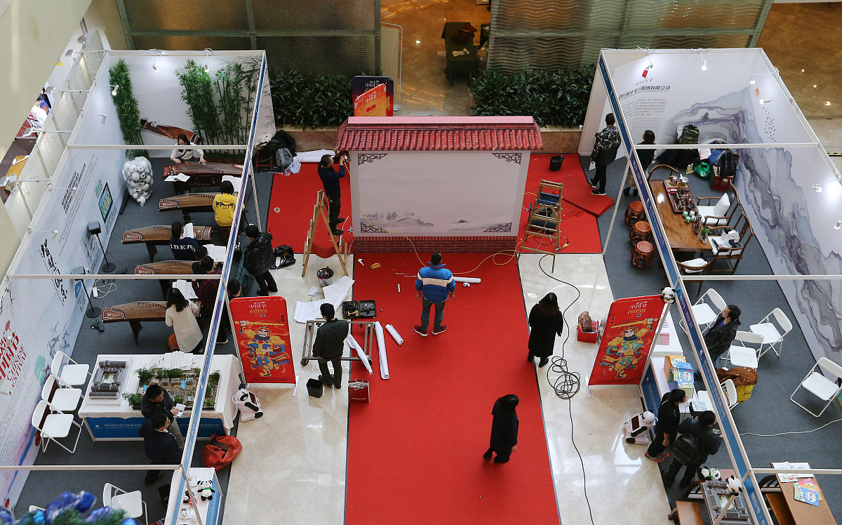 2018年12月3日,成都,现场正在布展.(如下载使用,请务必署名红星新闻 
