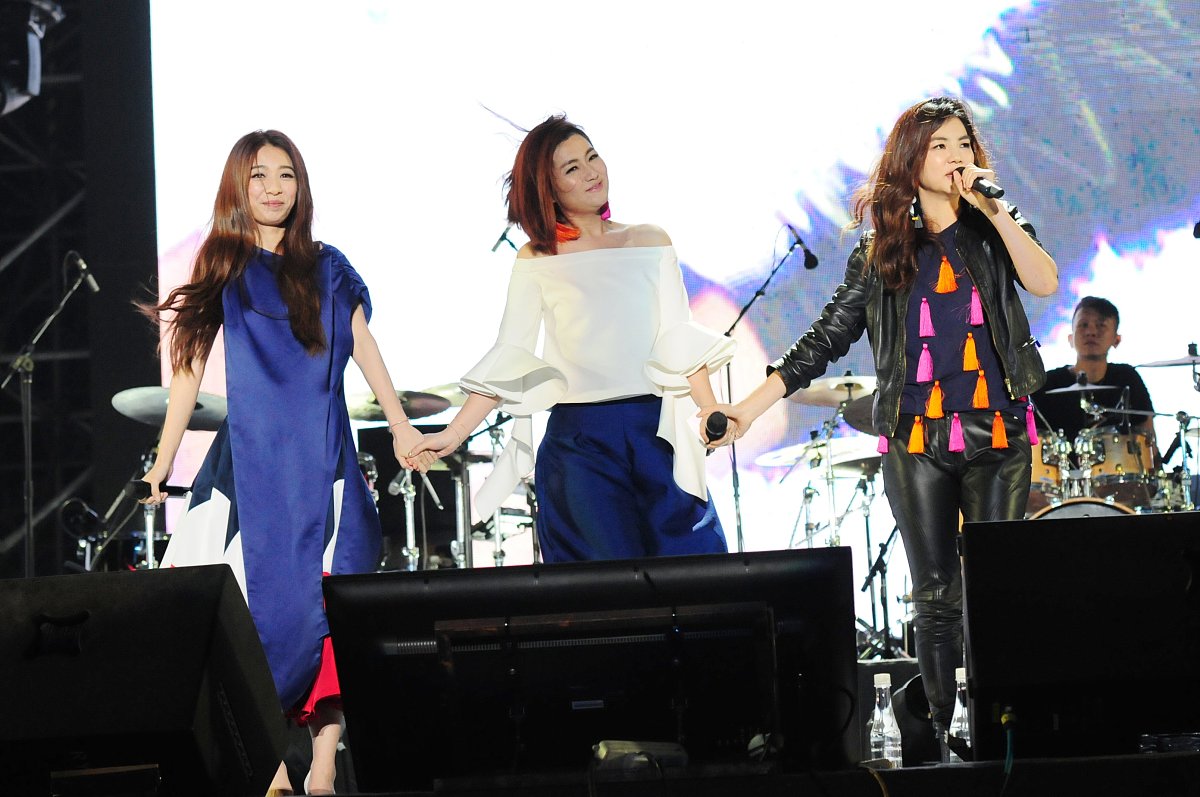 <strong>h</strong>.e献唱春浪音乐节.***_***任家萱selina,田馥甄hebe,陈嘉桦ella