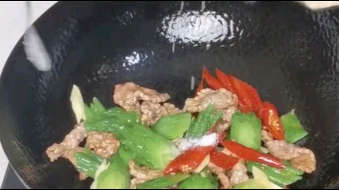 苦瓜炒牛肉做法,经典川菜