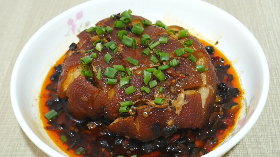 大厨教你秘制扣肉,做法简单,香而不腻,以后过节在家就能自己做