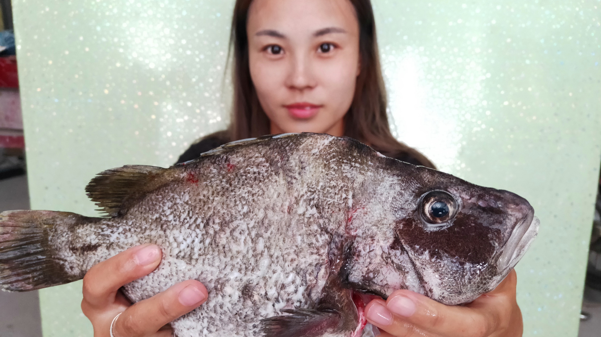 农村媳妇花高价整了个好货,几分钟搞定,咬下去第一口就觉得值了