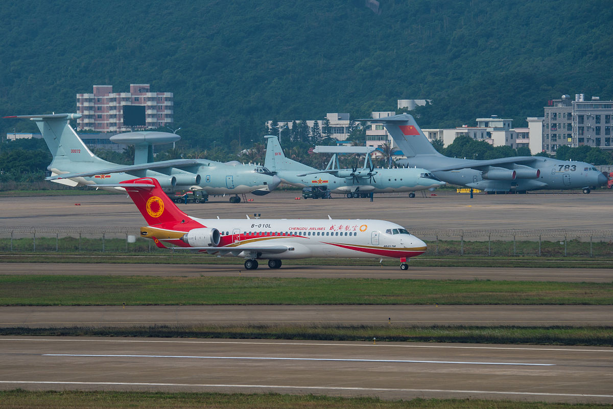 成都职业技术学校航空专业入学条件：成为航空人的门槛