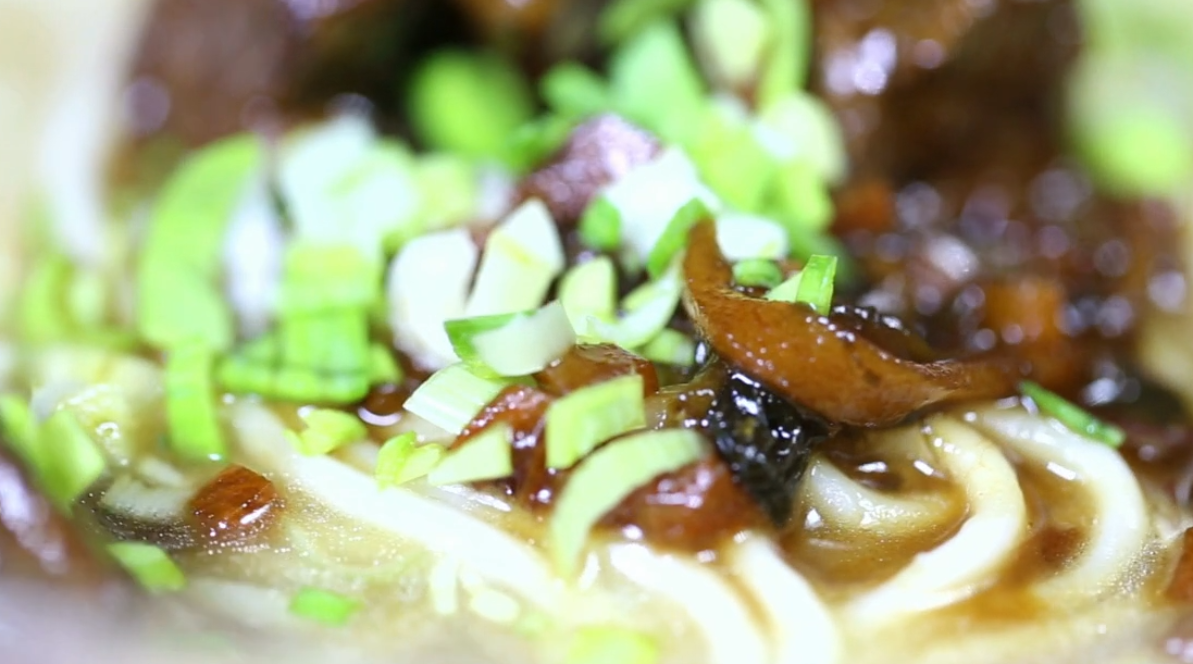 大寒时节,这碗美味的私房牛肉面,可以为你驱寒暖胃