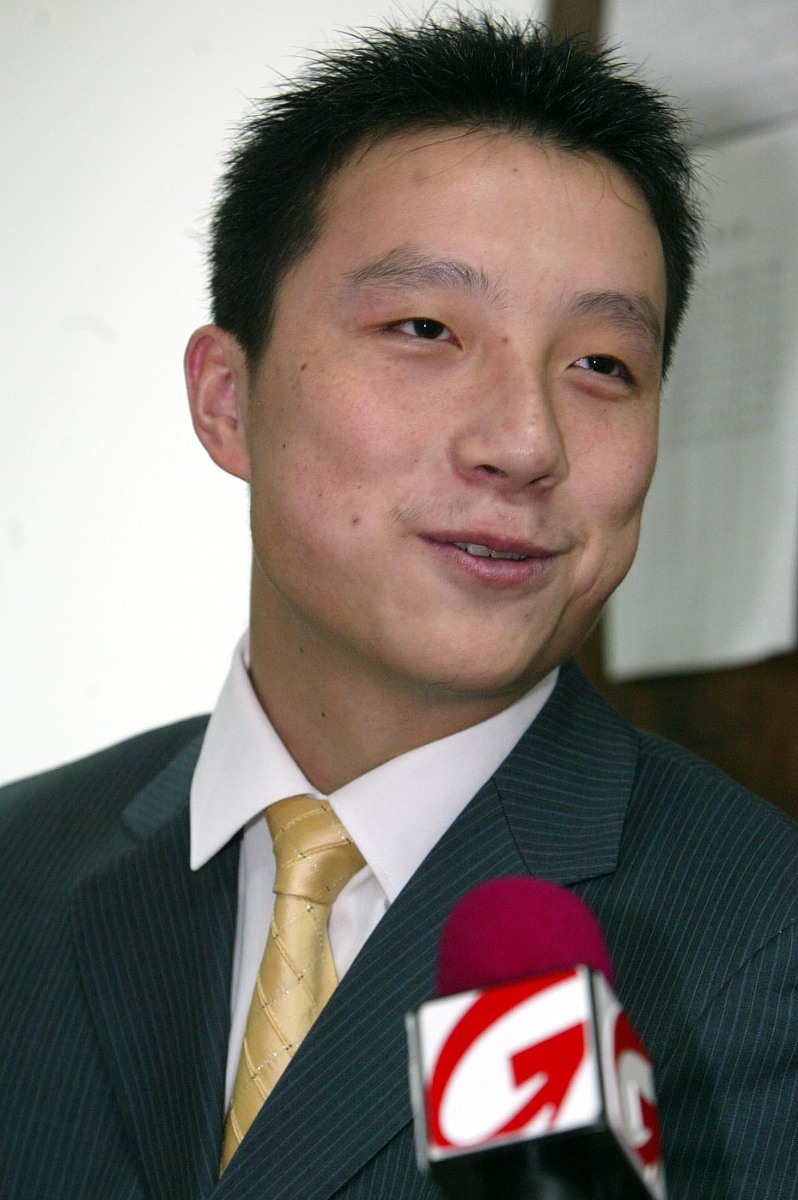 2004年11月14日,第九届三星杯世界围棋公开赛中国参赛棋手古力.+++_++