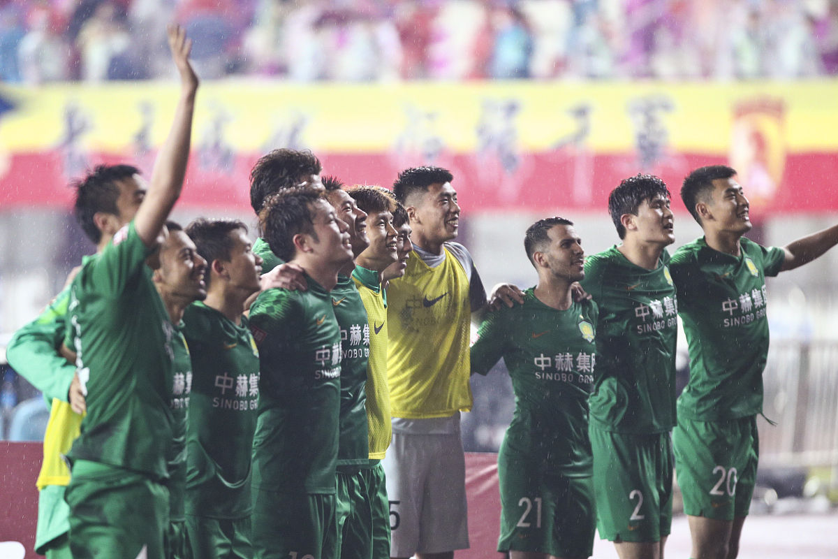 2019年5月4日,广东广州,2019中超第8轮,恒大淘宝0-1国安,国安将士赛后