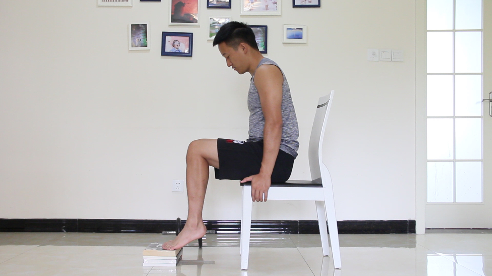 每天坐着踮脚60次,2周超速瘦小腿,摆脱萝卜腿让小腿更细长