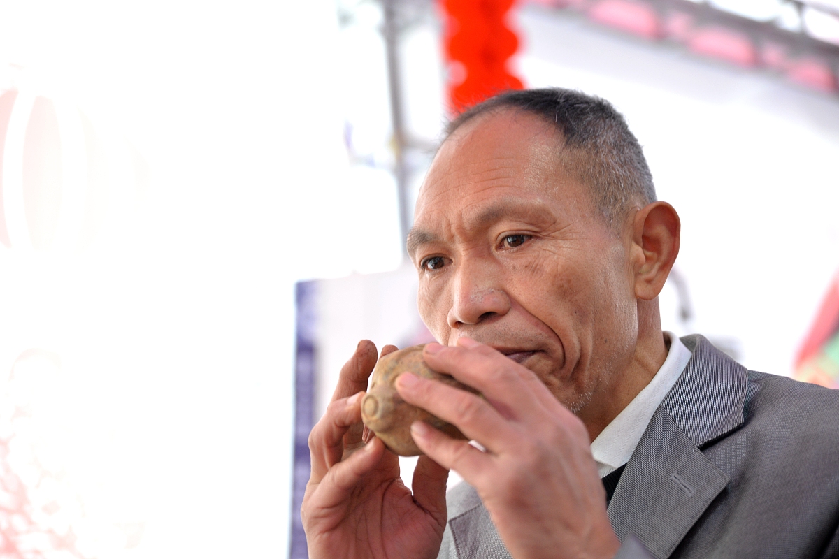 埙灵传说：通灵少年与神秘埙的故事