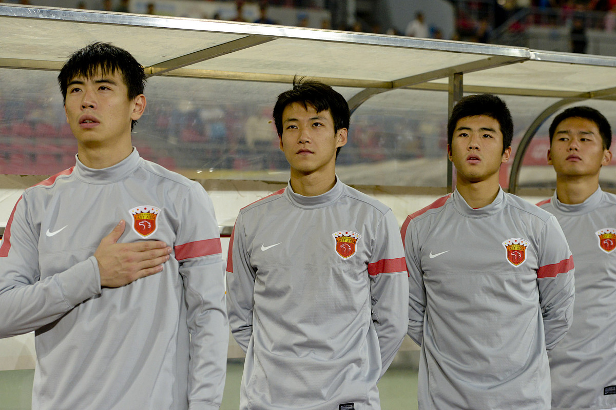 足球运动员 赵鹏