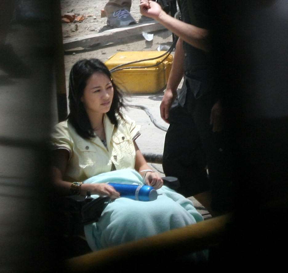 命运的相遇：女侠与孕妇的生死救援