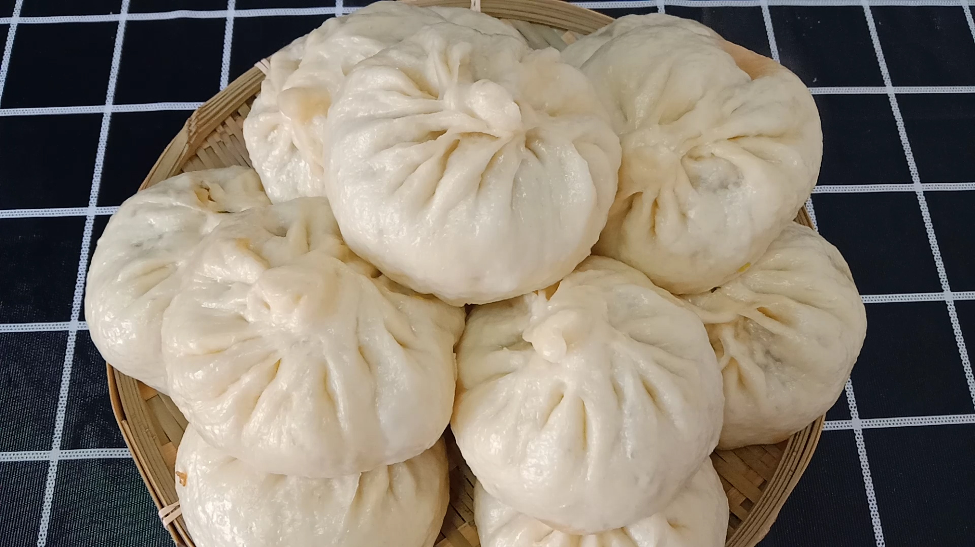 馅香皮软的私房包子 让人流口水 你也可以在家做