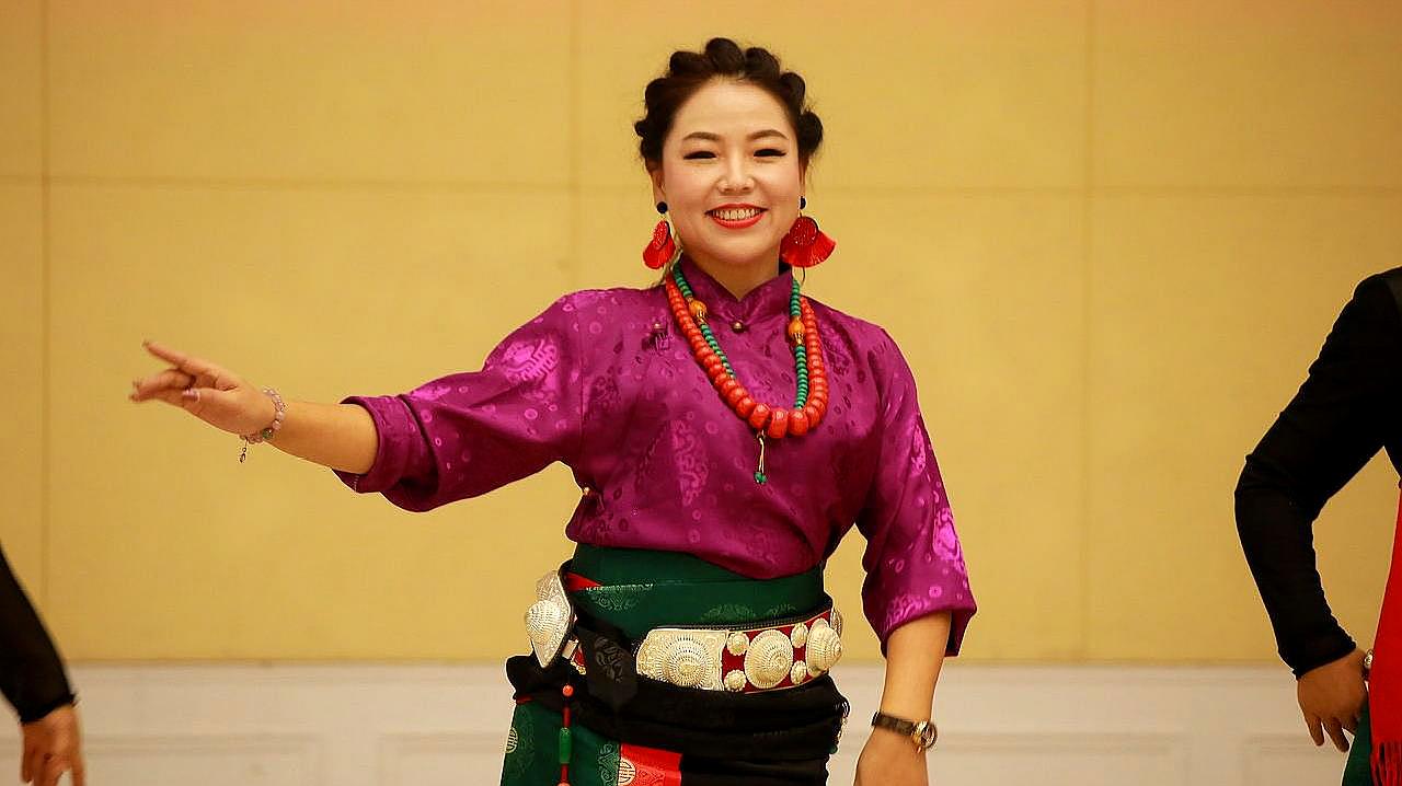 藏族锅庄舞《祈福》这么专业的锅庄舞，一定不能错过