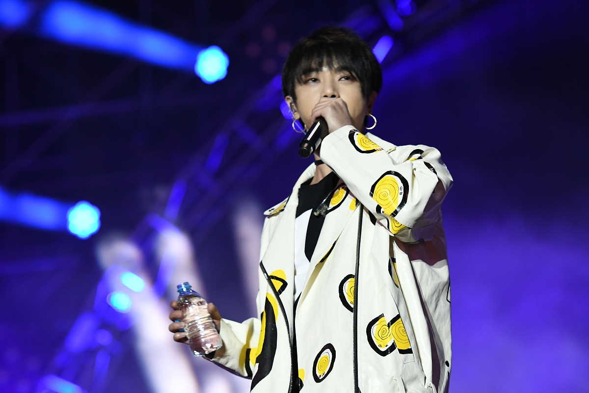 2017年4月22日,上海,b.i.g泛娱乐嘉年华.***_***华晨宇