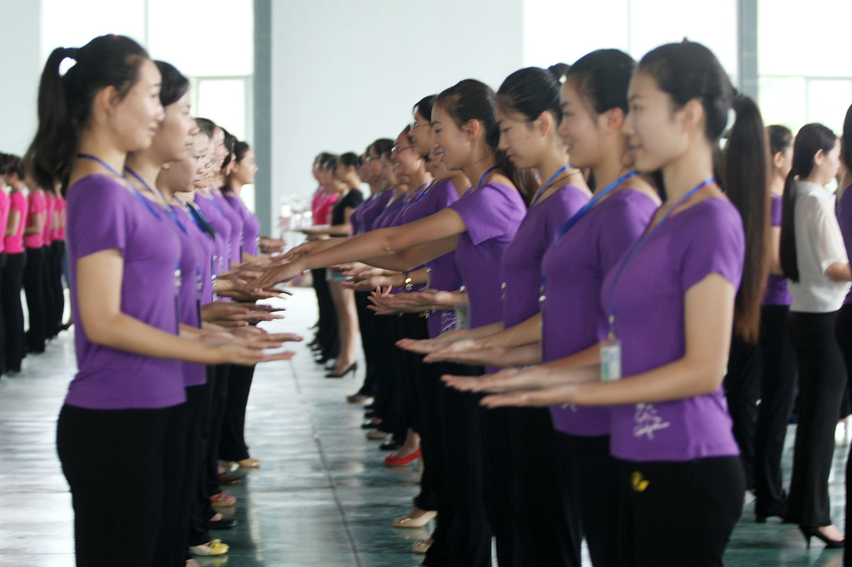 女生学习成都幼师学校专业的就业前景广阔吗