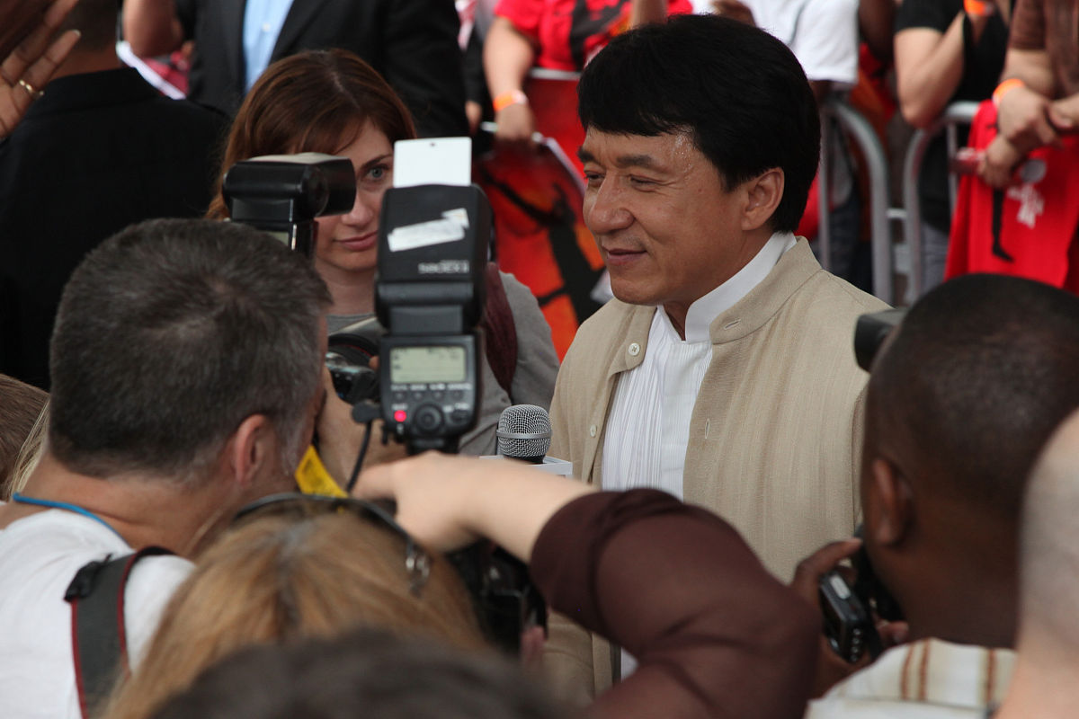 b我 b早brbchatcaict b上好有什么需要帮忙的吗？brb我 b机关下基层活动安排方案怎么定brbchatcaict b呢？需要我帮你想一下吗？br需要