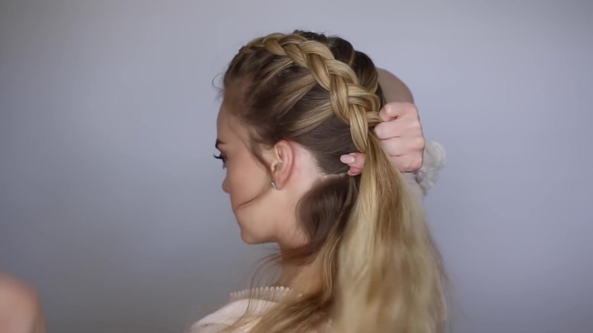 法式鱼尾辫全教程,喜欢的妹子快来试一试吧