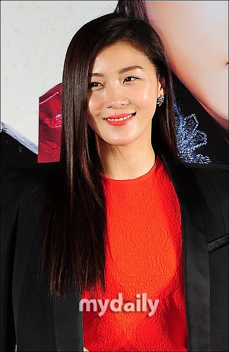 2014年1月2日,韩国首尔,电影《朝鲜美女三剑客》制作发表会.***_***河