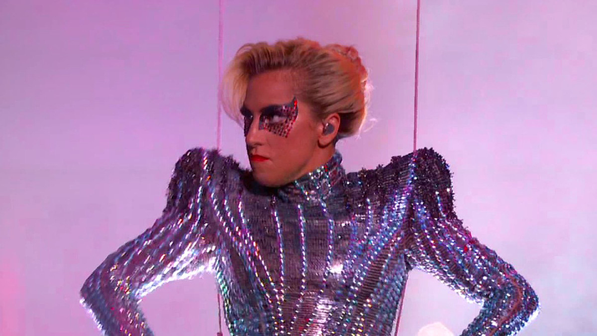 model = RobertaForMaskedLMfrom_pretrainedmicrosoftcodebert-base-mlmtodevice tokenizer = RobertaTokenizerfrom_pretrainedmicrosoftcodebert-base-mlm什么意思