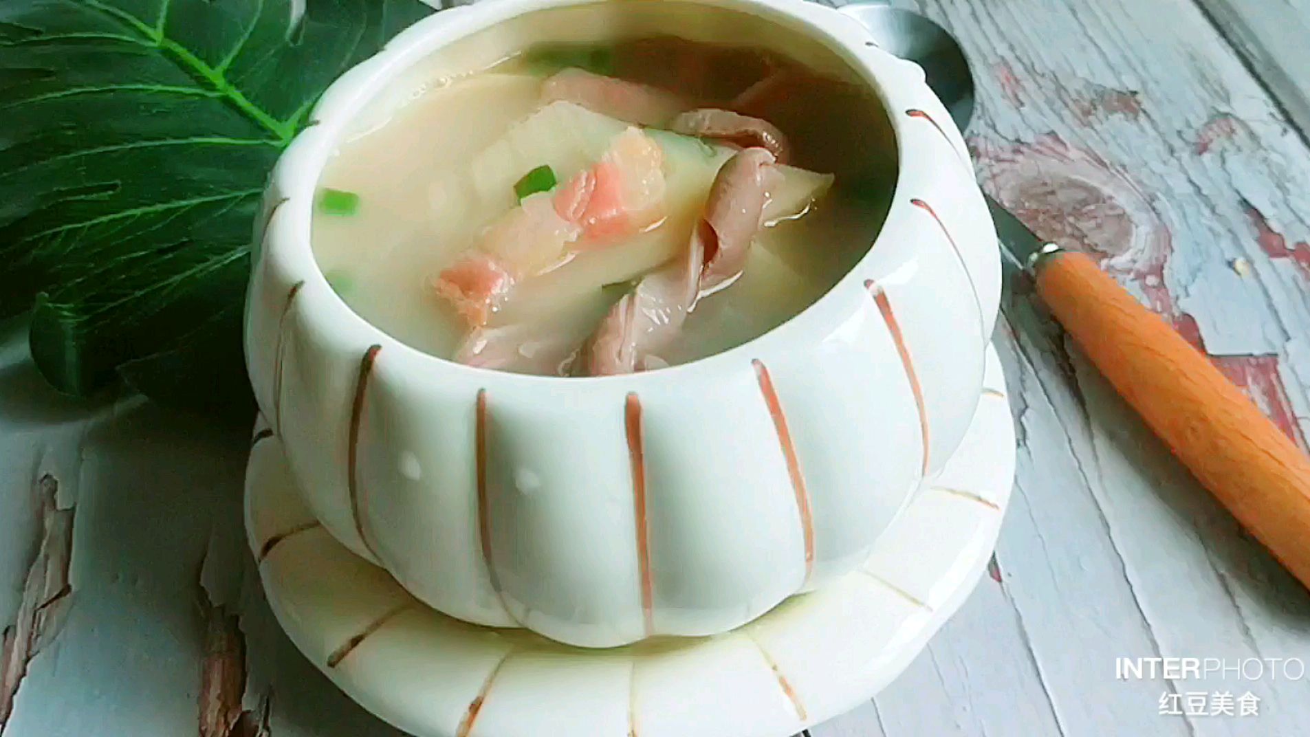 一碗滋补脾胃的养生汤~冬笋火腿猪肚汤